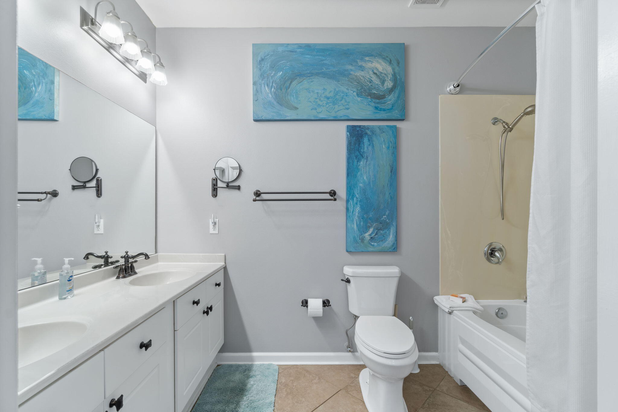 EMERALD WATERS - Residential