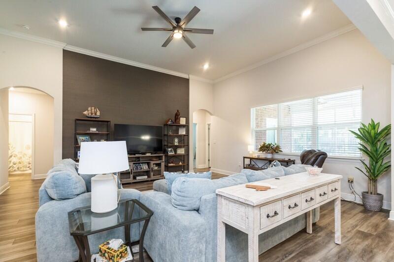 HAMMOCK BAY - Residential