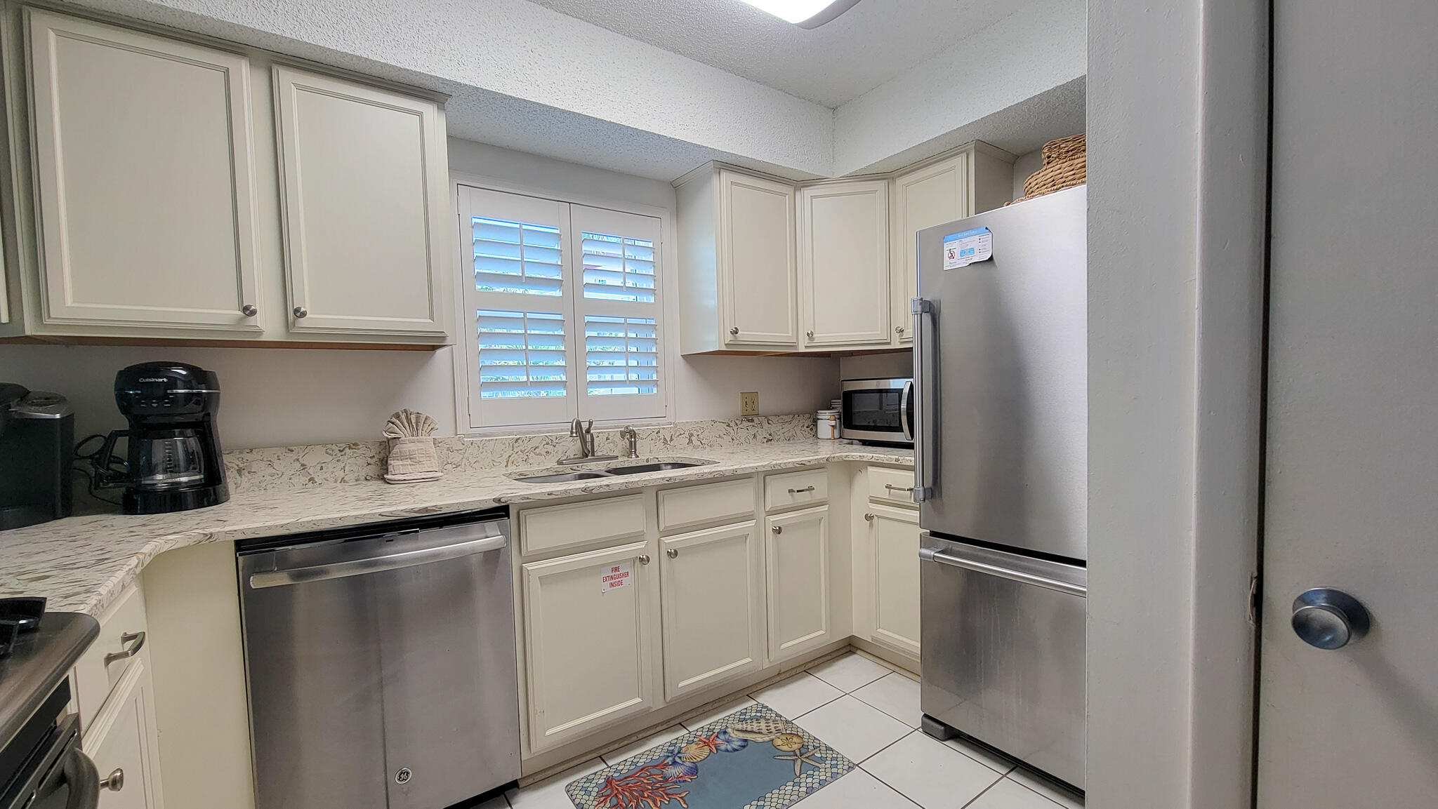 EL MATADOR CONDOMINIUM - Residential