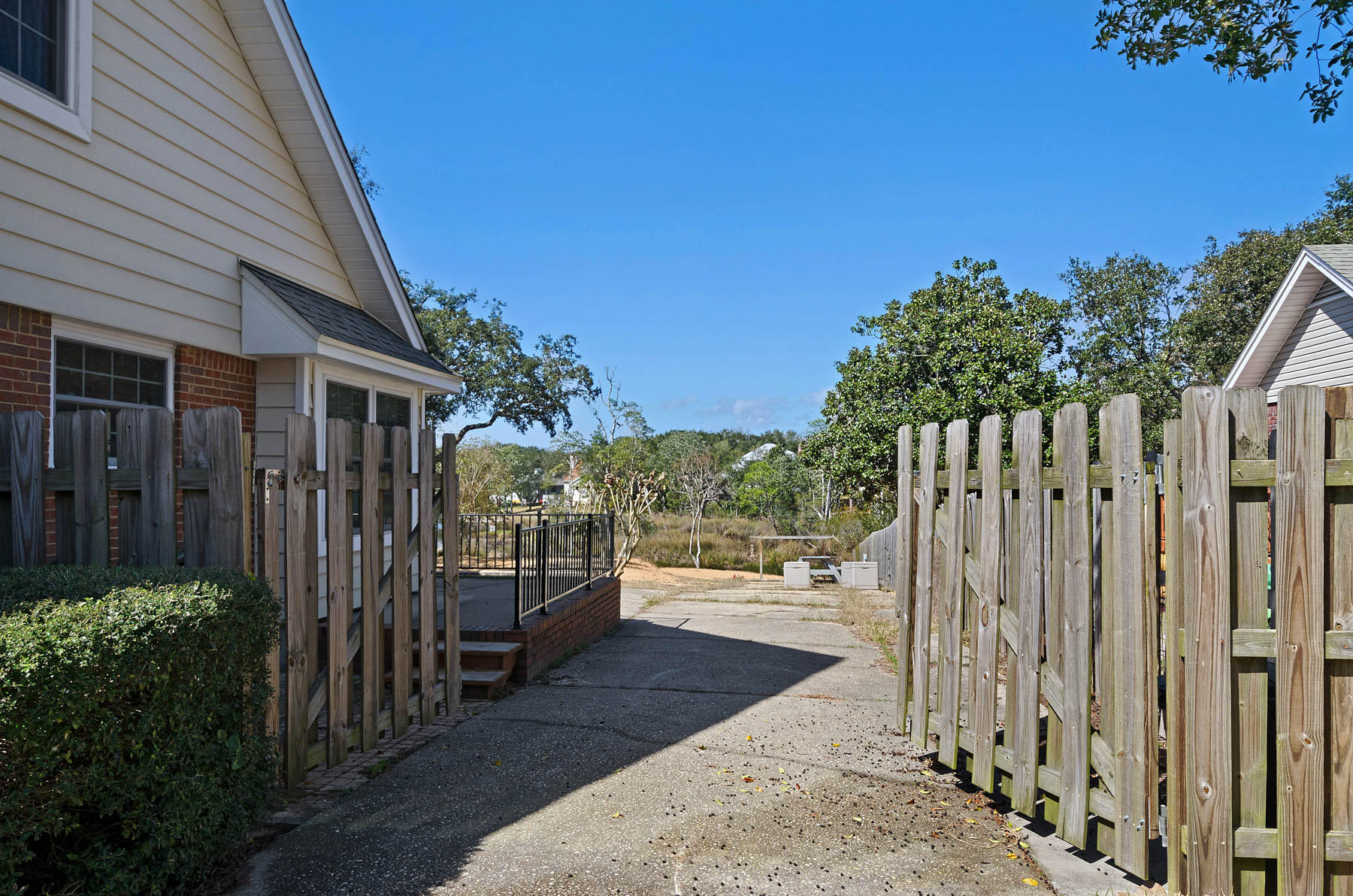 LAKE LORRAINE GARDENS - Residential
