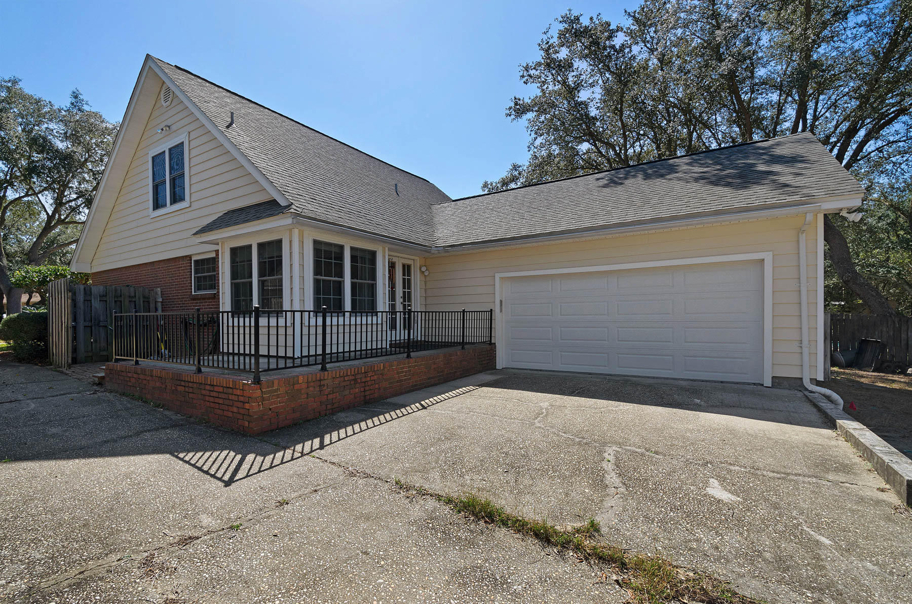 LAKE LORRAINE GARDENS - Residential