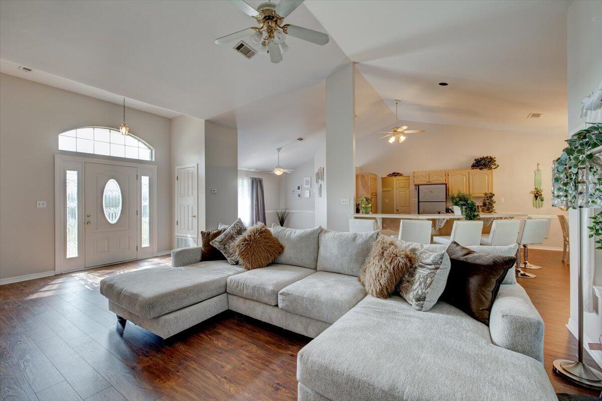 INDIAN HILLS - Residential