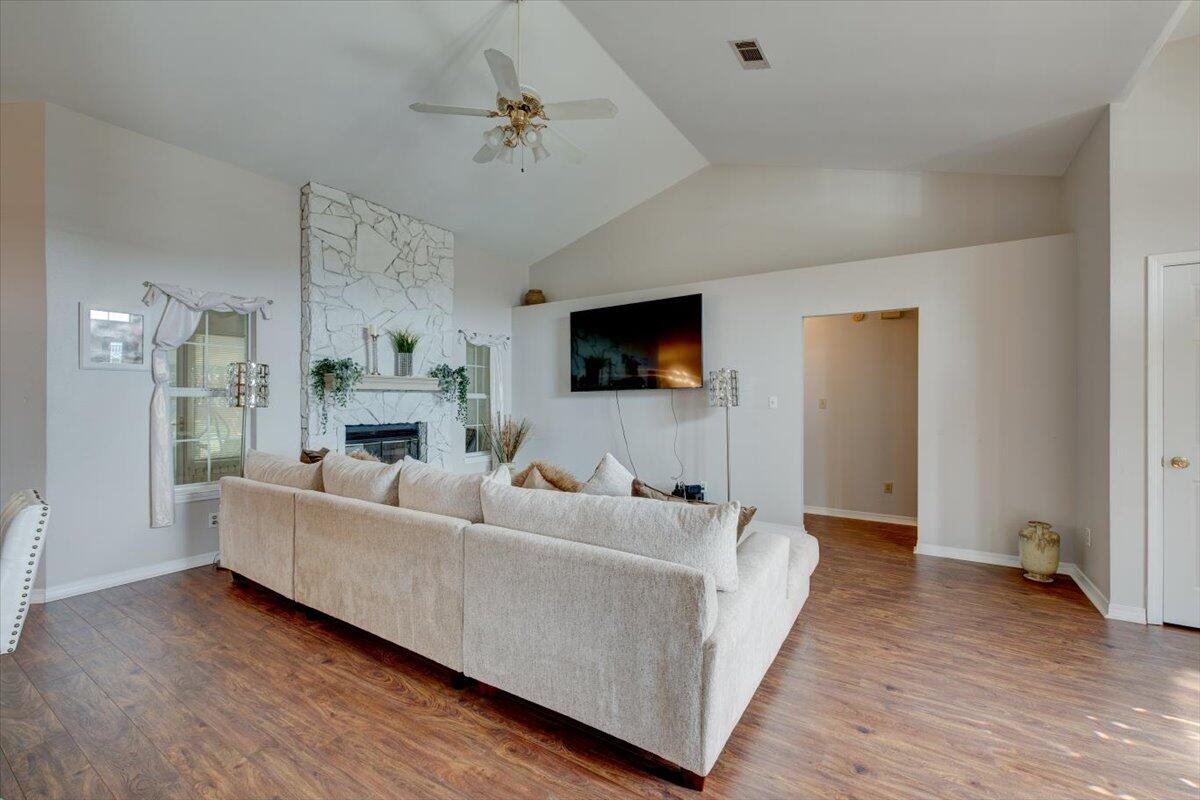 INDIAN HILLS - Residential