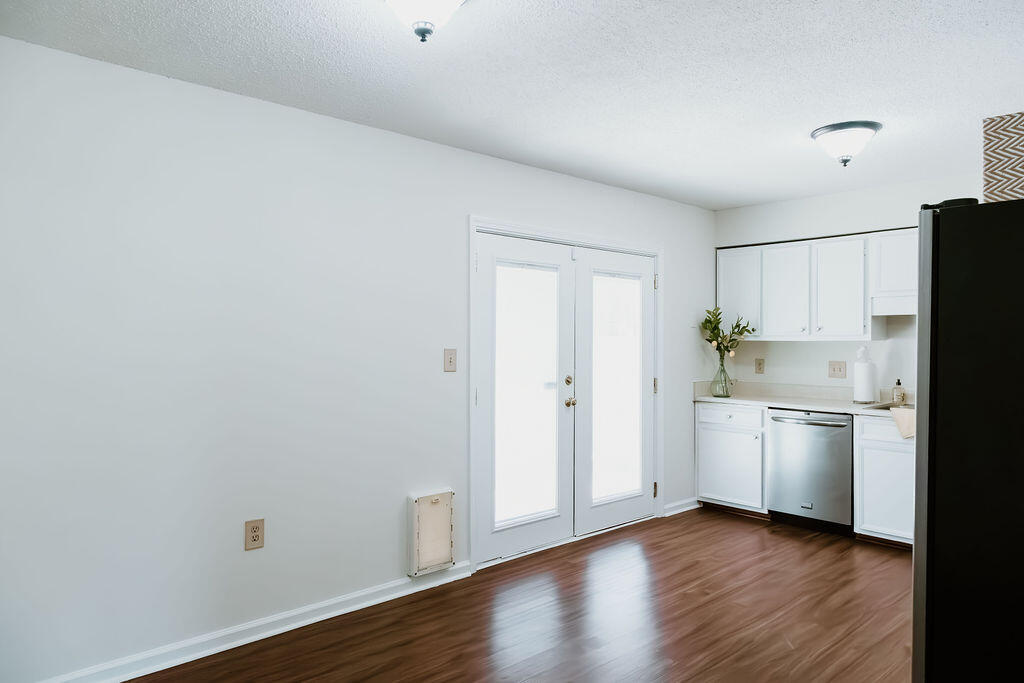 PINE MEADOWS - Residential