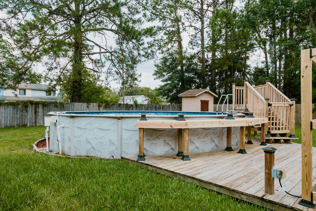 PINE MEADOWS - Residential