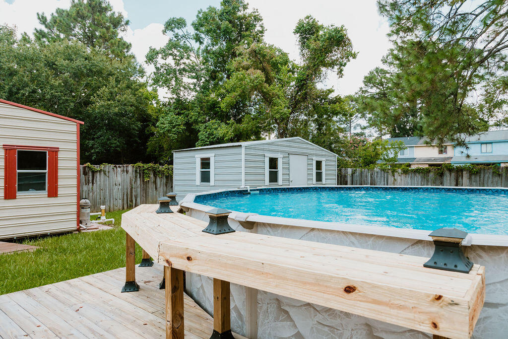 PINE MEADOWS - Residential