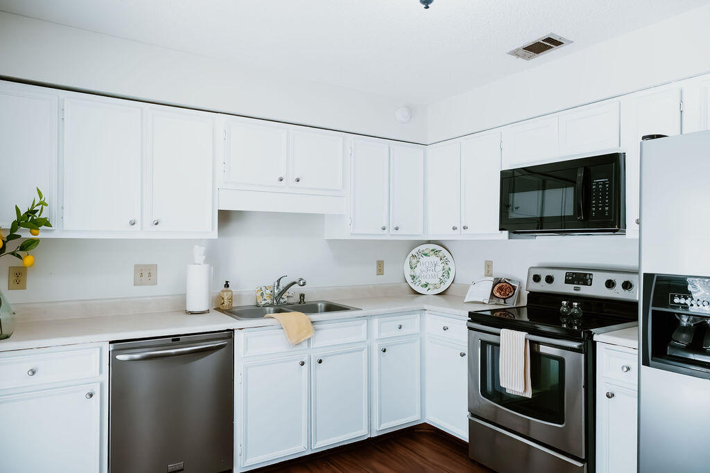 PINE MEADOWS - Residential