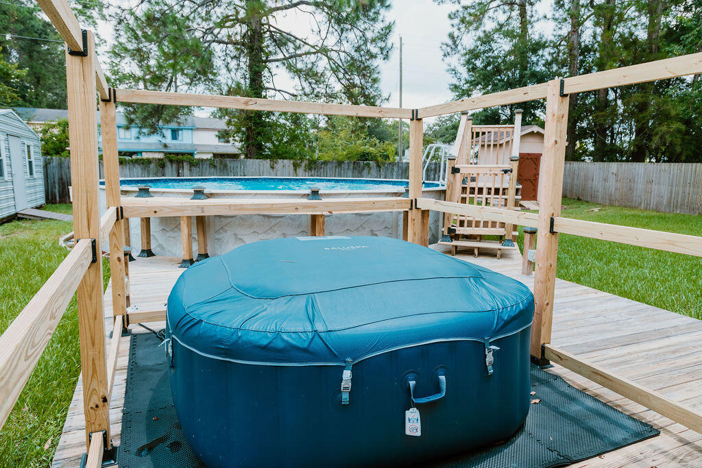 PINE MEADOWS - Residential