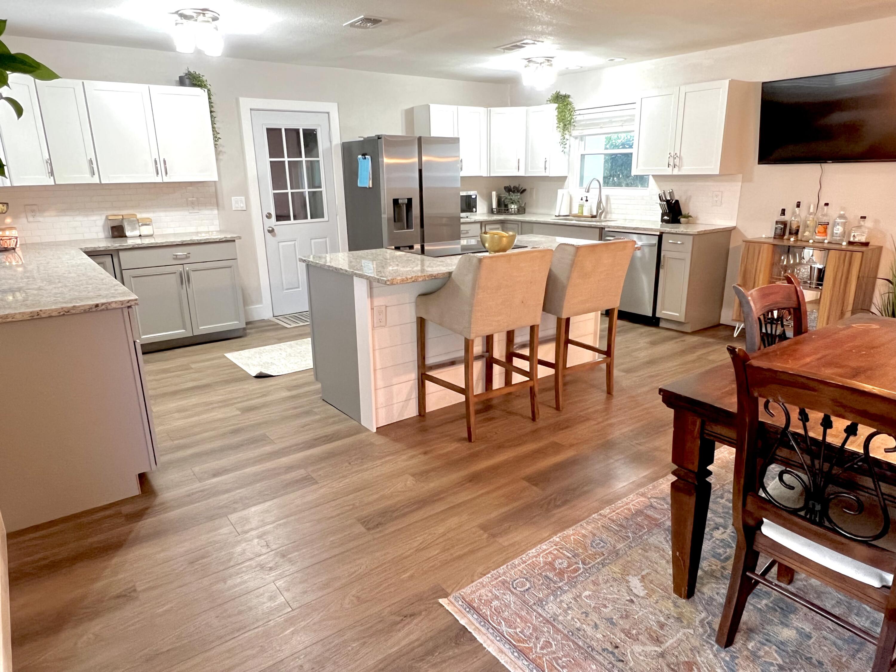 COLONY EST 3RD ADD LOT 20 BLK C - Residential