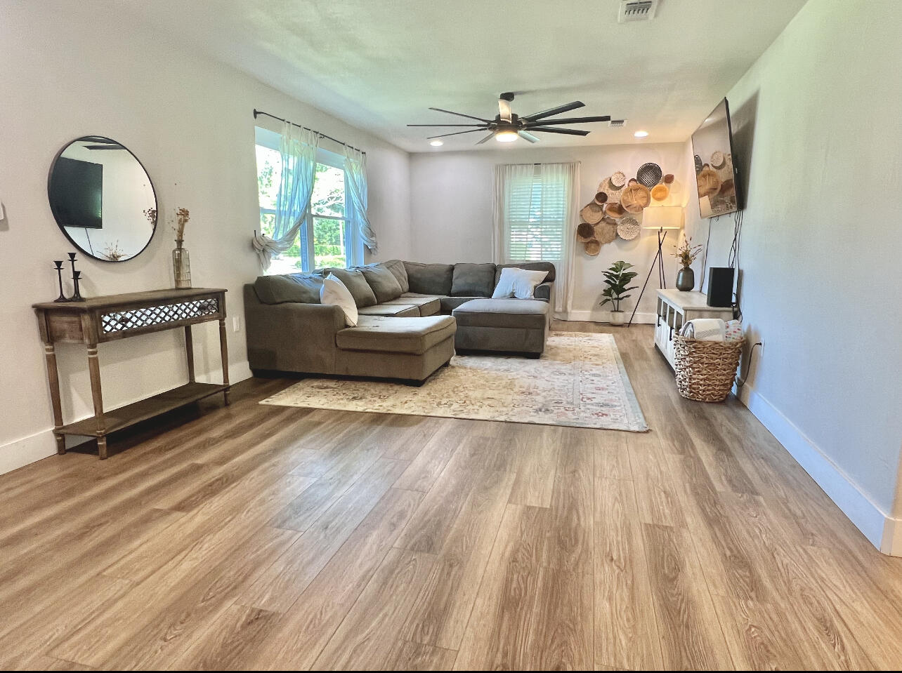 COLONY EST 3RD ADD LOT 20 BLK C - Residential