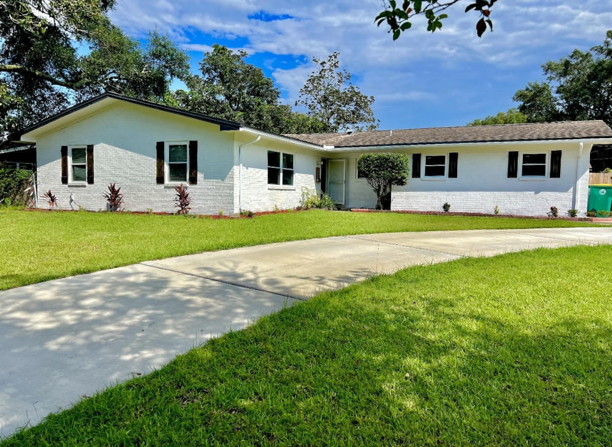 COLONY EST 3RD ADD LOT 20 BLK C - Residential