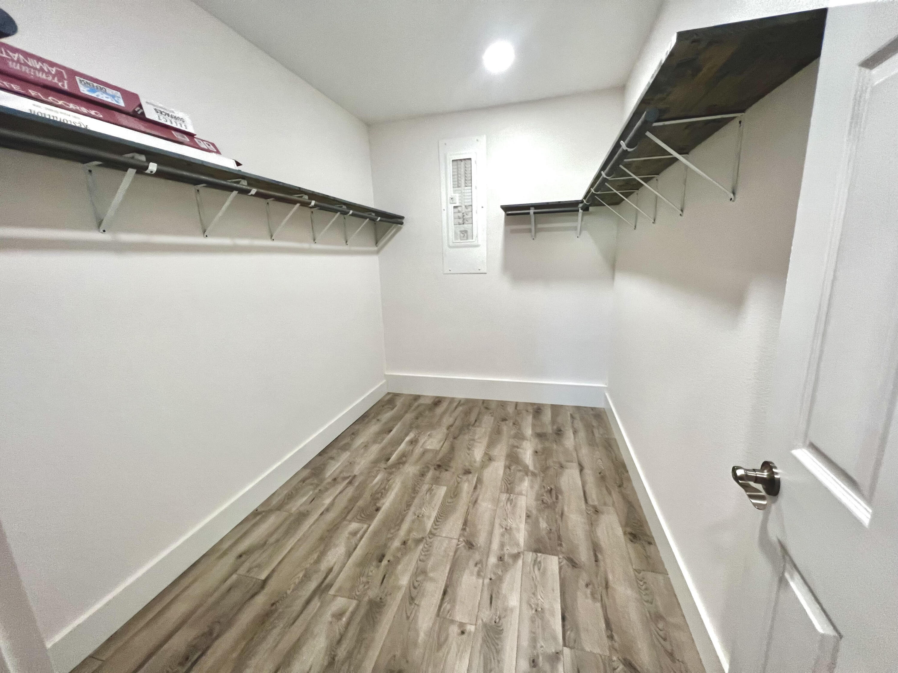 COLONY EST 3RD ADD LOT 20 BLK C - Residential