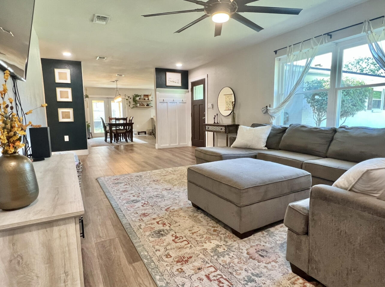 COLONY EST 3RD ADD LOT 20 BLK C - Residential