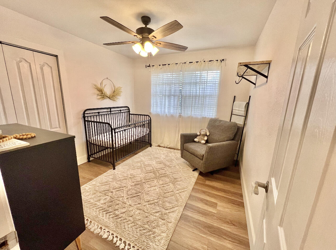 COLONY EST 3RD ADD LOT 20 BLK C - Residential