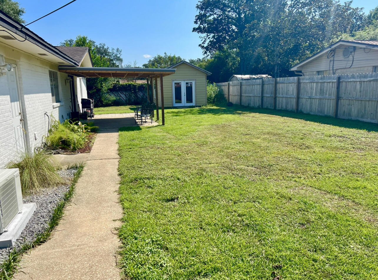 COLONY EST 3RD ADD LOT 20 BLK C - Residential