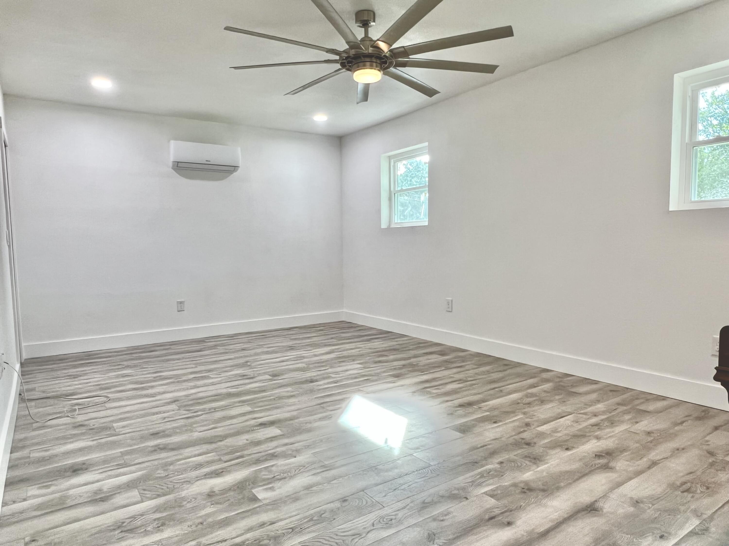 COLONY EST 3RD ADD LOT 20 BLK C - Residential