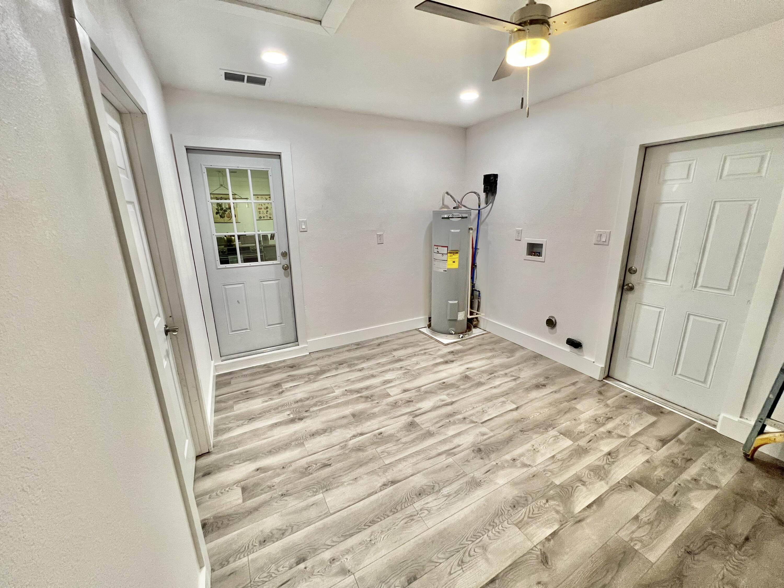 COLONY EST 3RD ADD LOT 20 BLK C - Residential