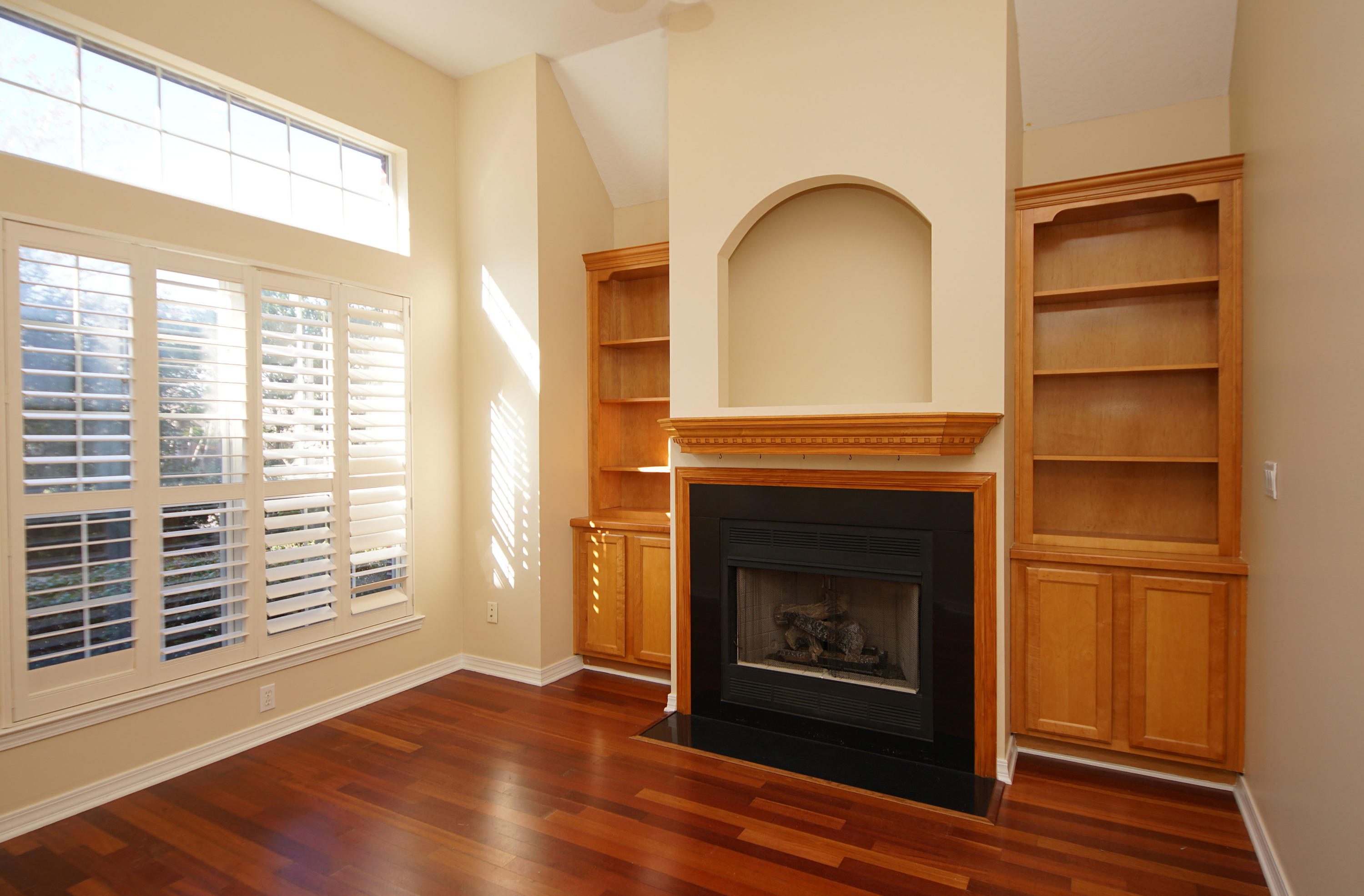 BRIDGEPORT COLONY - Residential