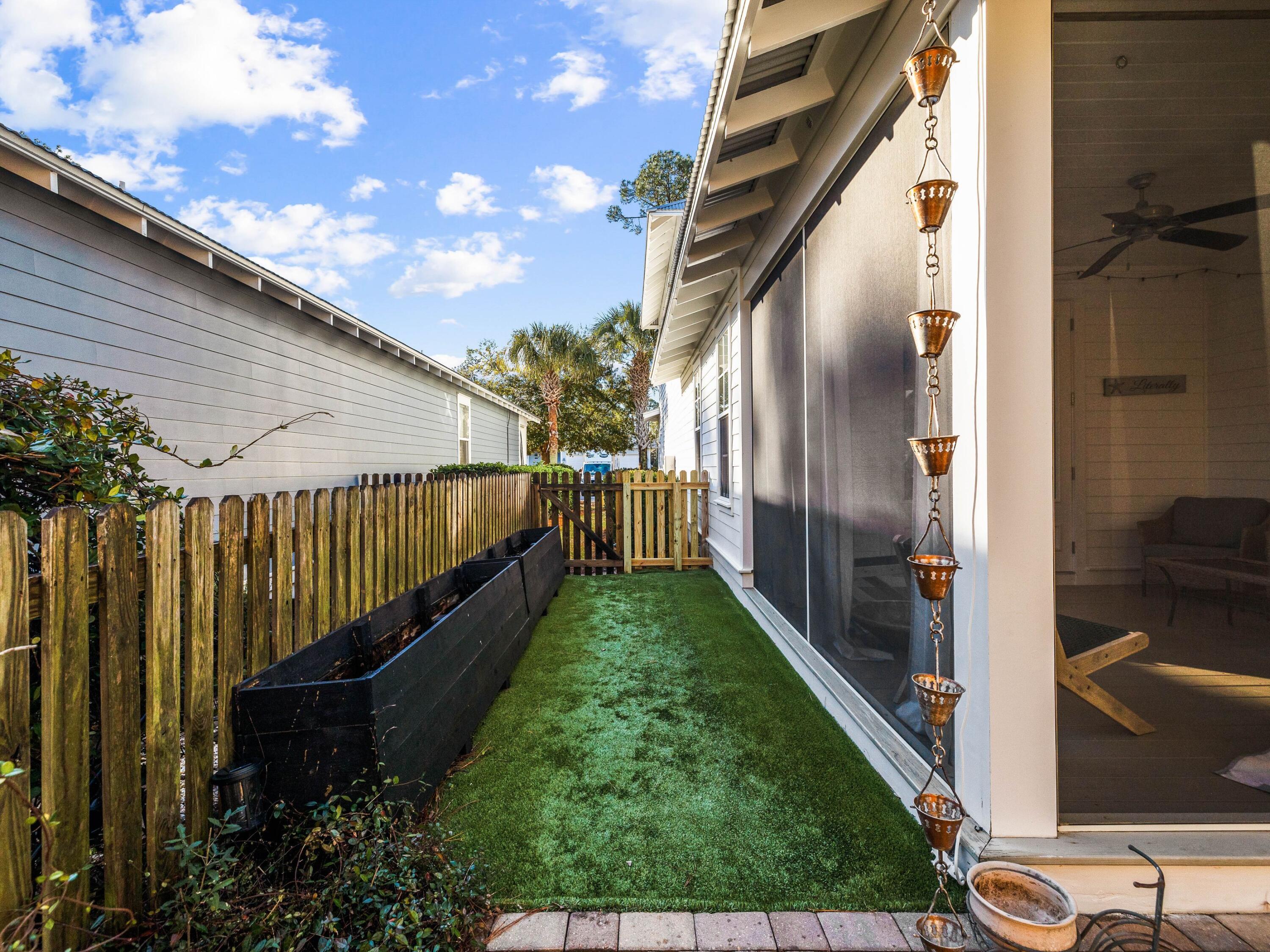 CARSON OAKS - Residential