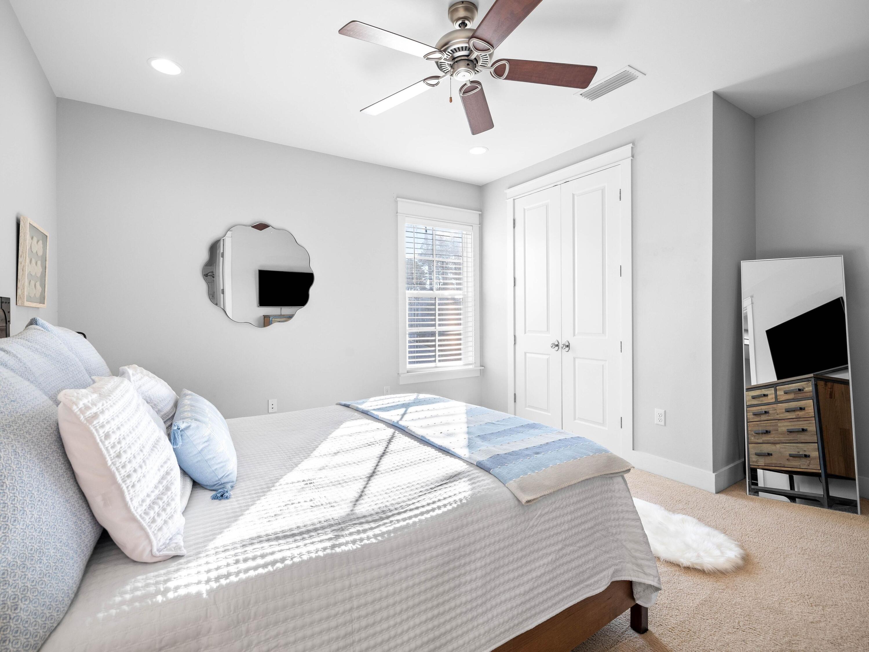 CARSON OAKS - Residential