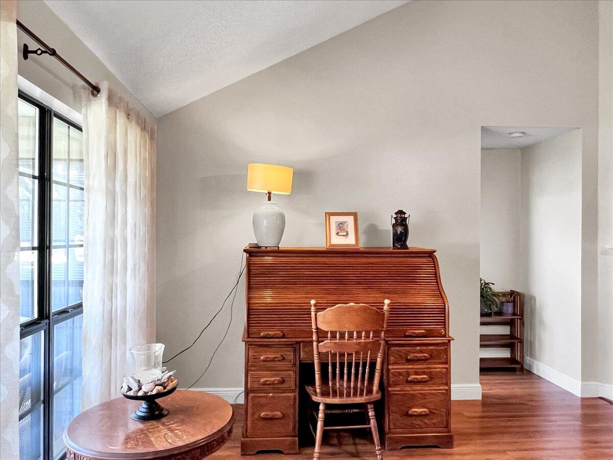 HOLLEY BY THE SEA - Residential