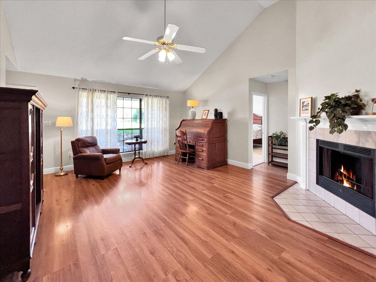 HOLLEY BY THE SEA - Residential