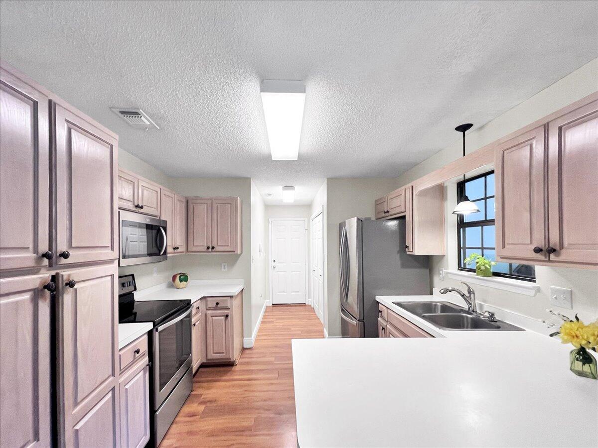 HOLLEY BY THE SEA - Residential