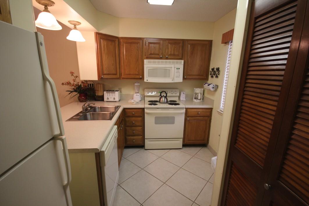 ISLANDER CONDO PH 2 - Residential