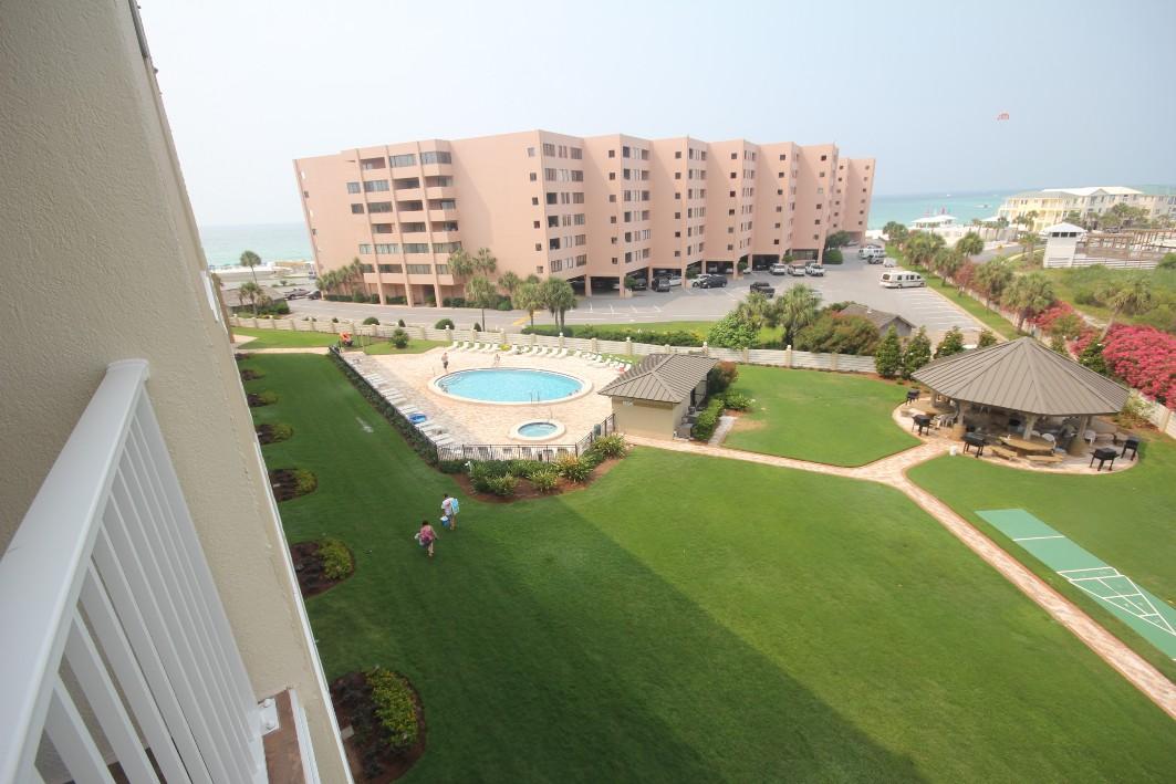 ISLANDER CONDO PH 2 - Residential