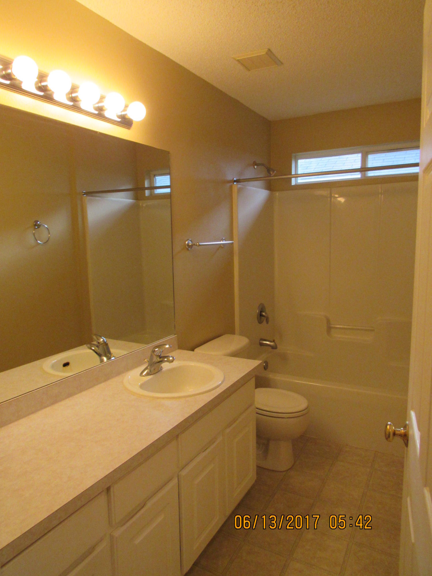 EMERALD VILLAGE S/D - Residential Lease