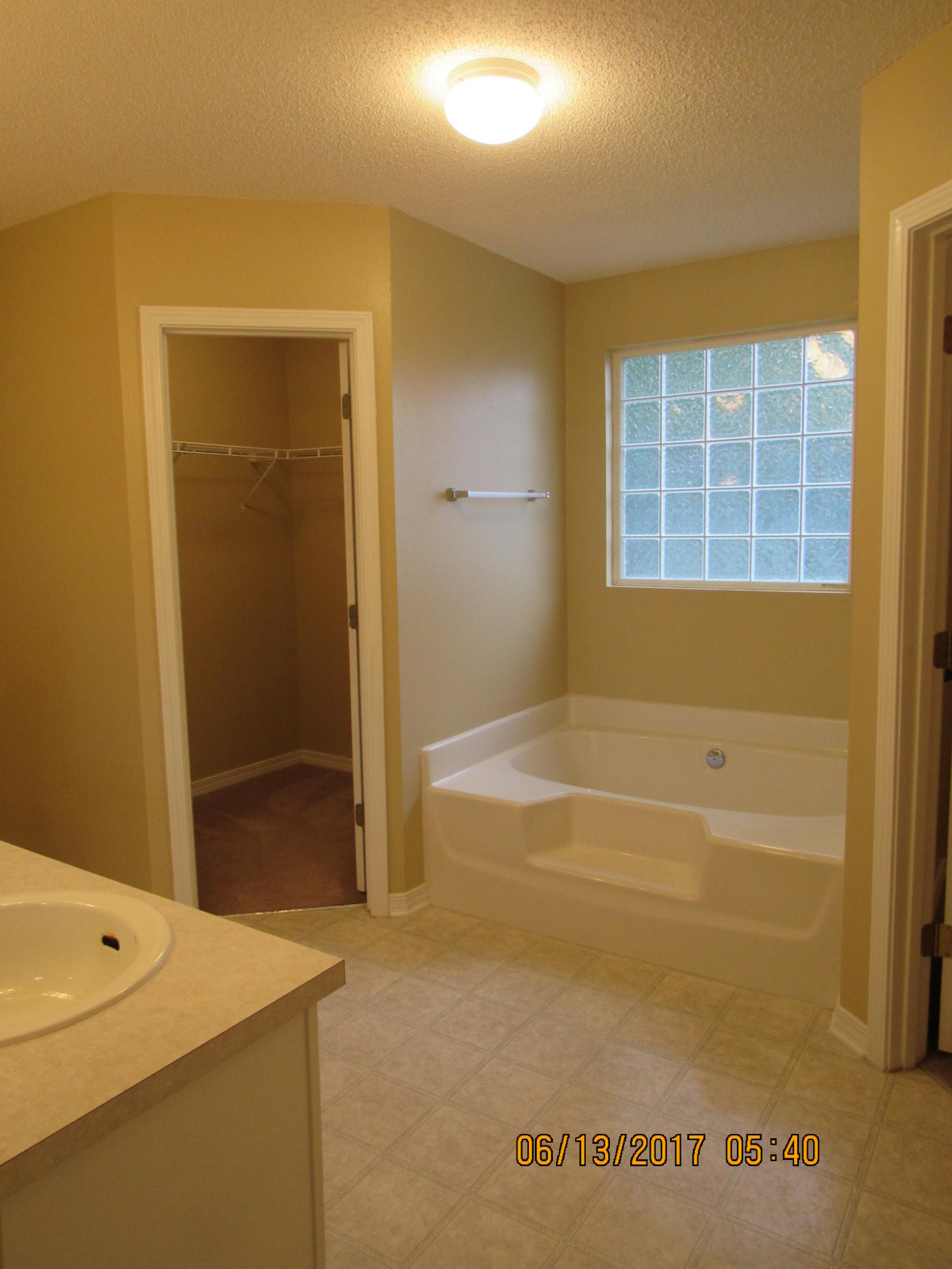 EMERALD VILLAGE S/D - Residential Lease