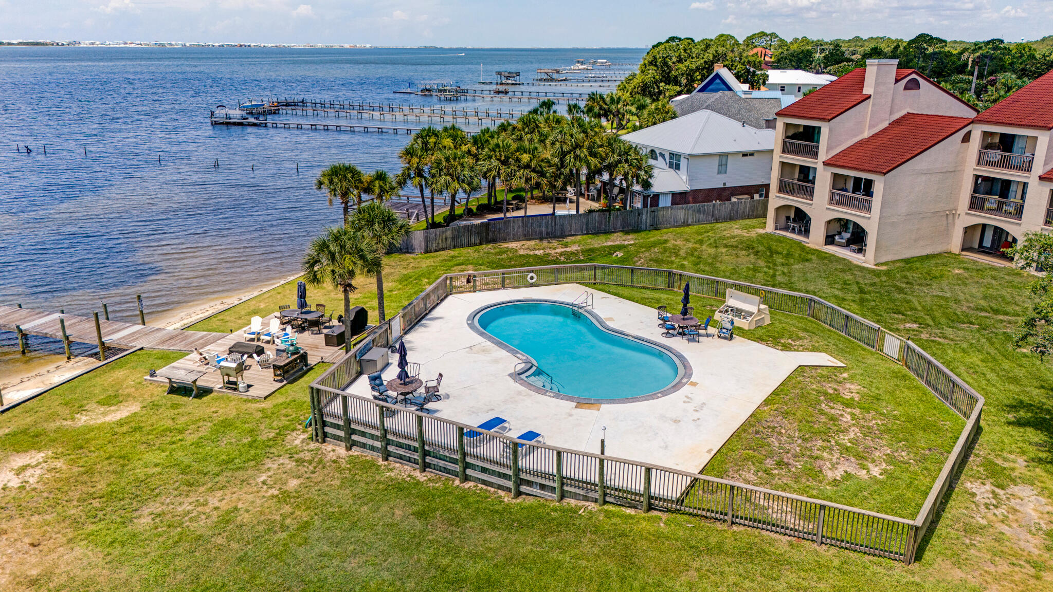 SAFE HARBOUR VILLAGE CONDO - Residential