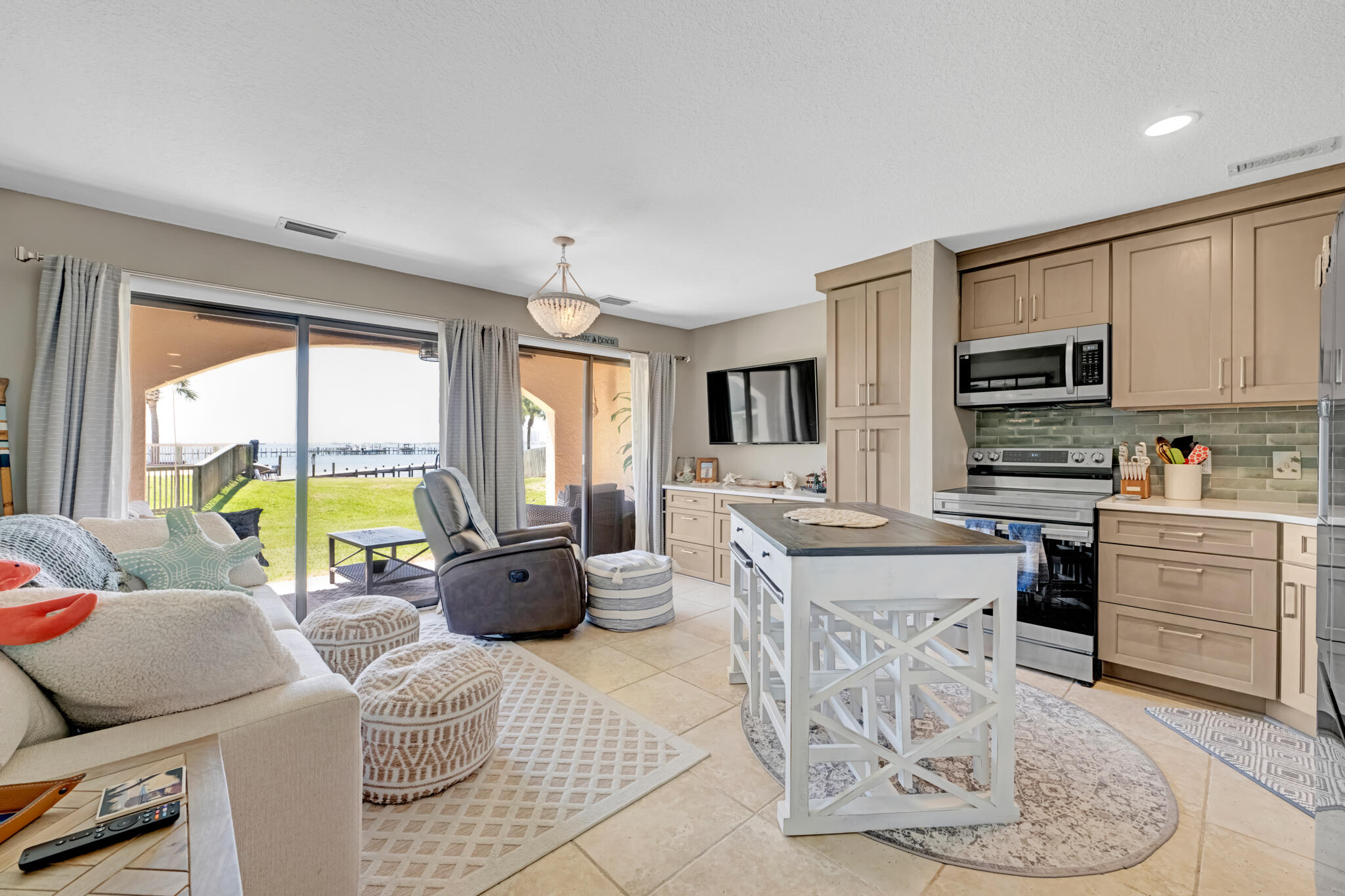 SAFE HARBOUR VILLAGE CONDO - Residential