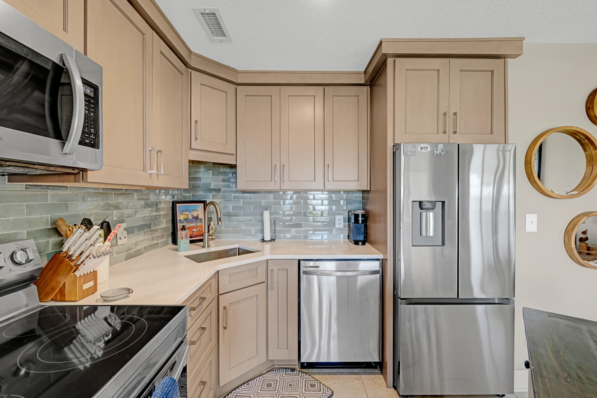 SAFE HARBOUR VILLAGE CONDO - Residential