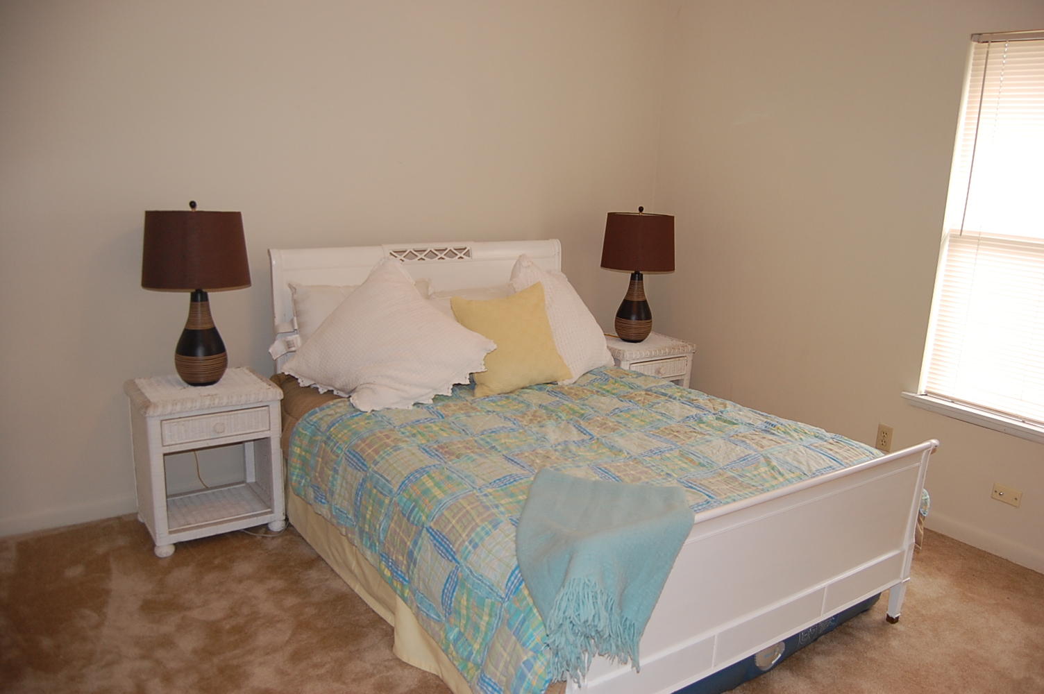 SQUIRREL HAVEN UNREC - Residential Lease