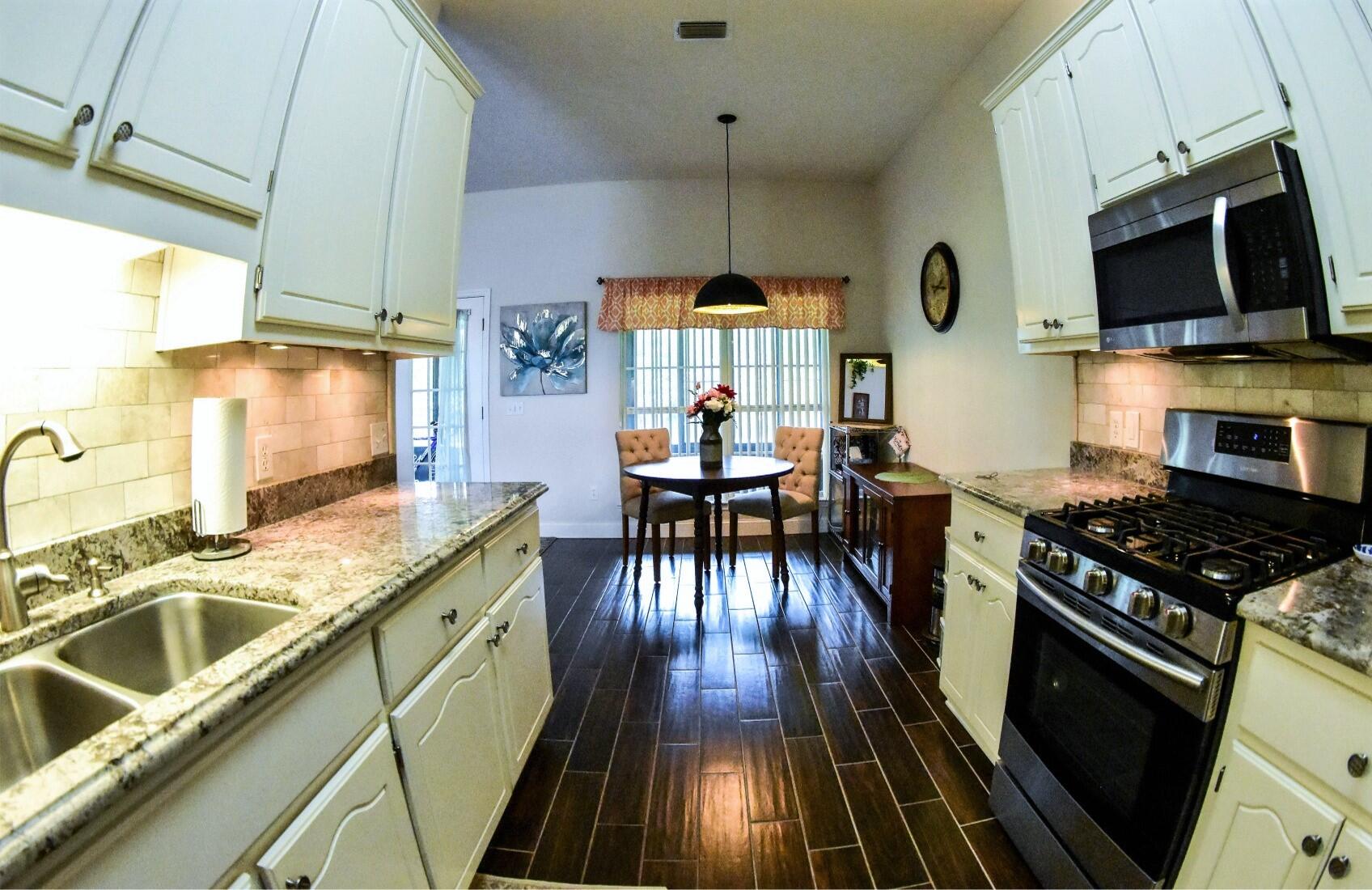 Delwood Point at the Preserve - Residential