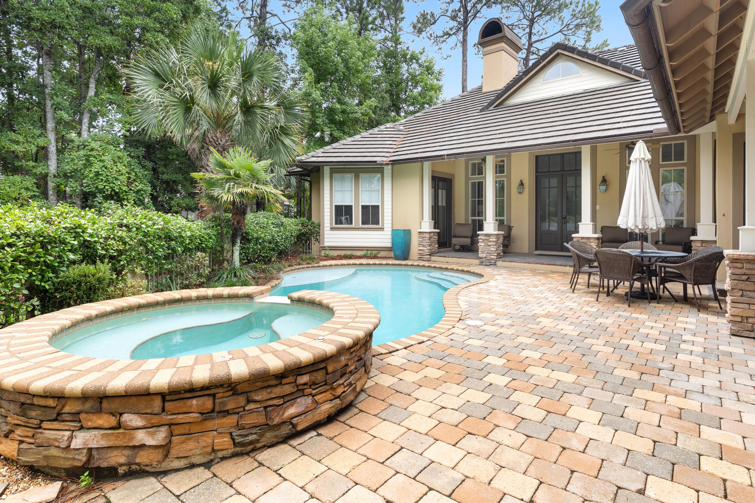 BURNT PINE - Residential