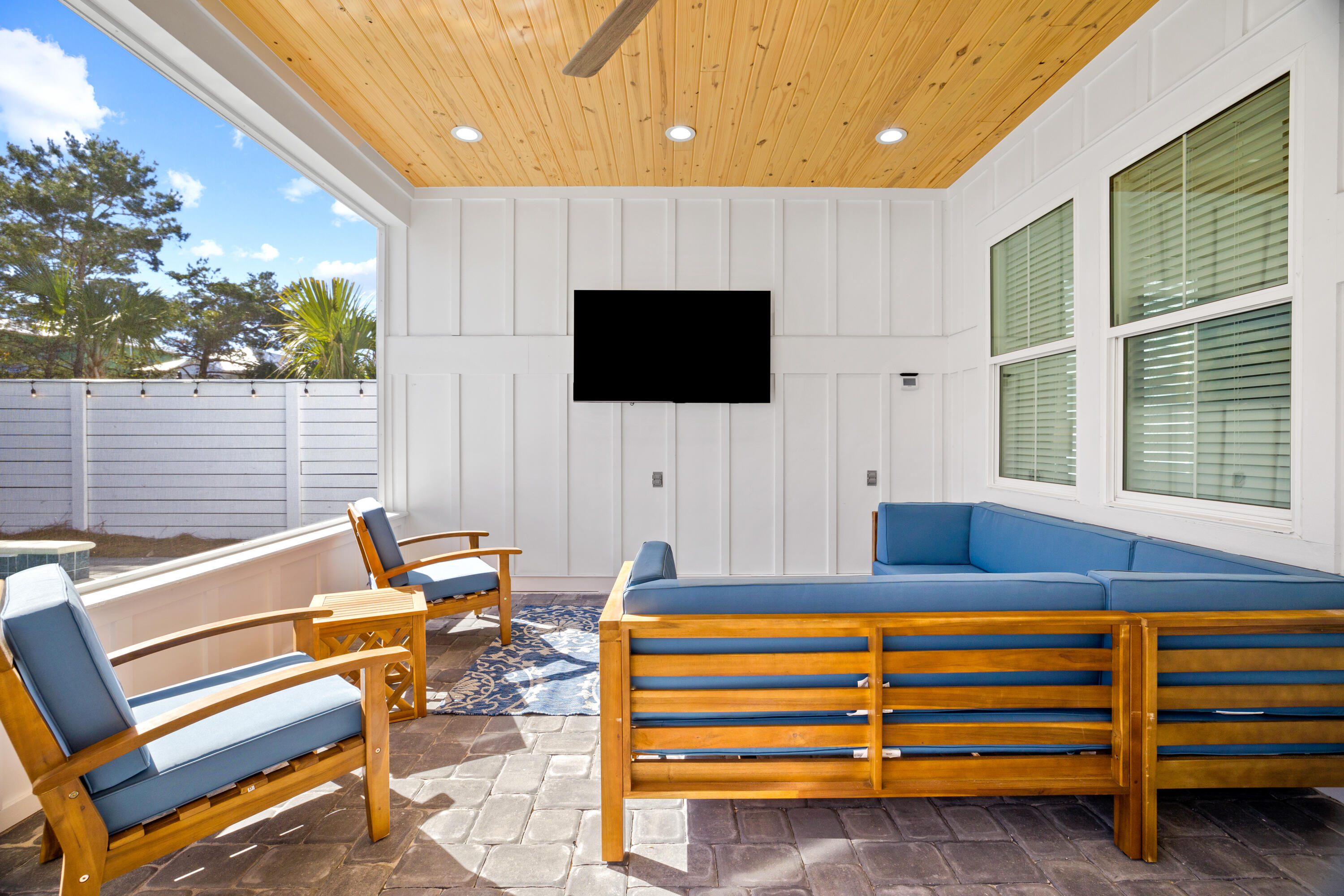 FRANGISTA BEACH 2ND ADDN - Residential