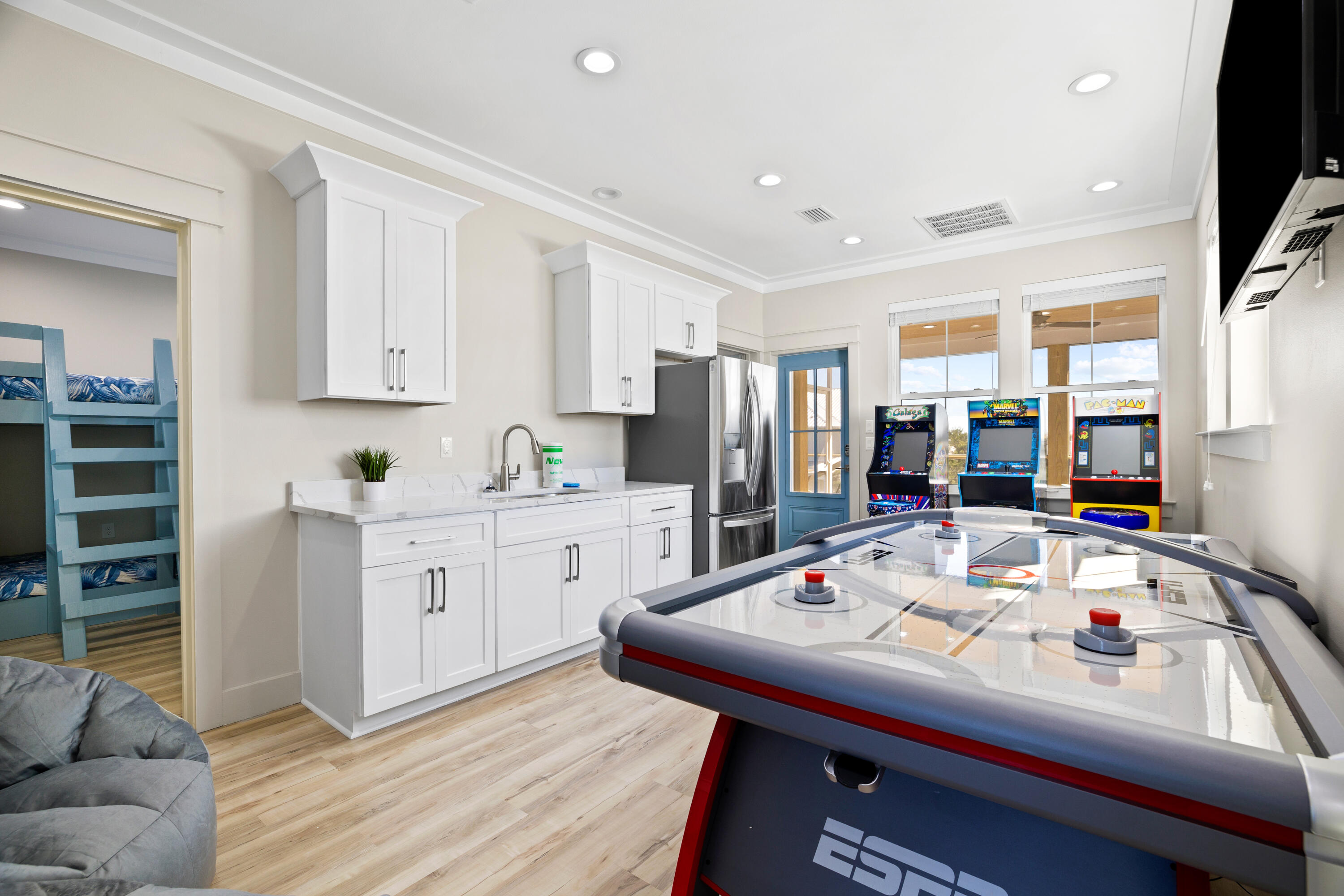 FRANGISTA BEACH 2ND ADDN - Residential