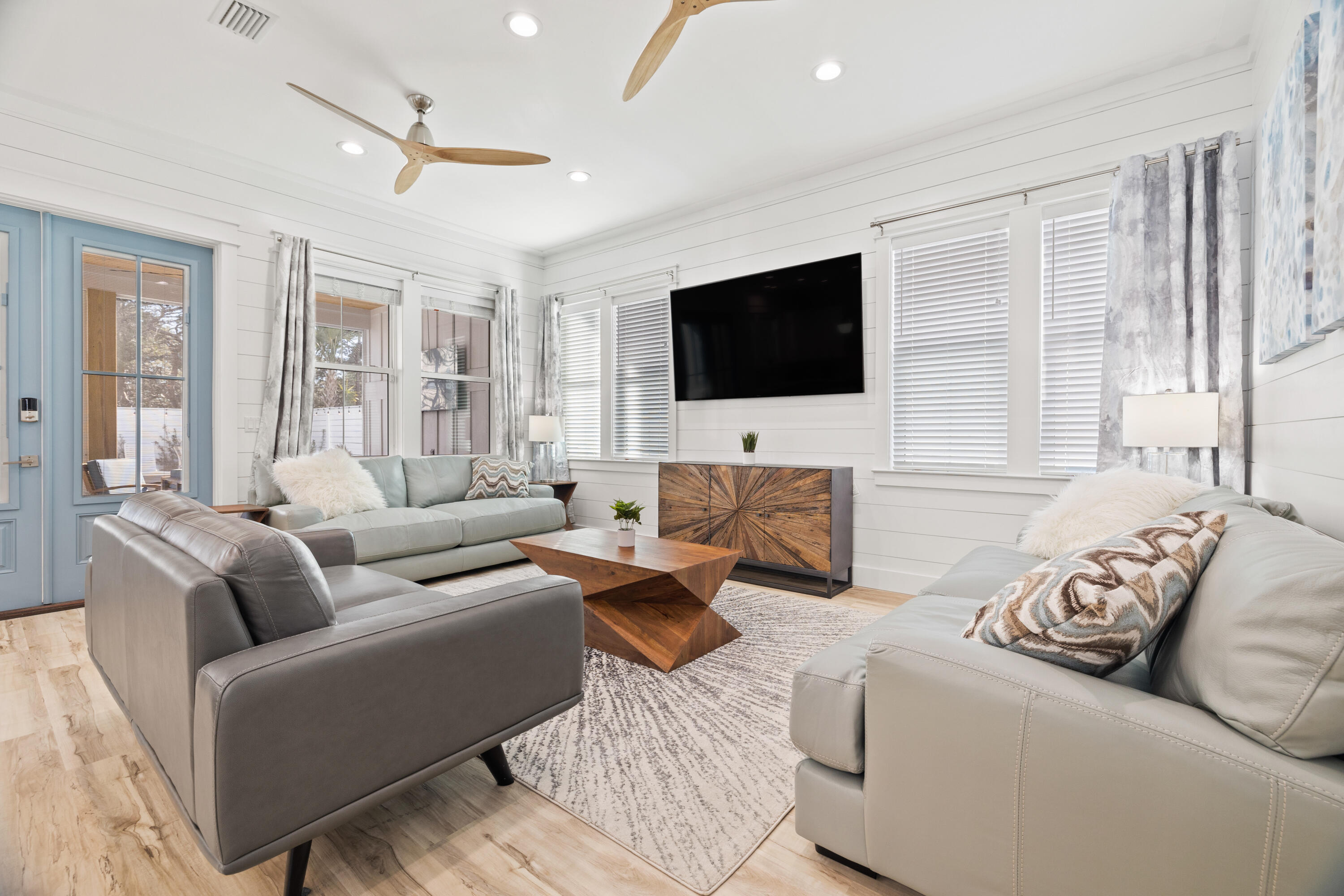 FRANGISTA BEACH 2ND ADDN - Residential