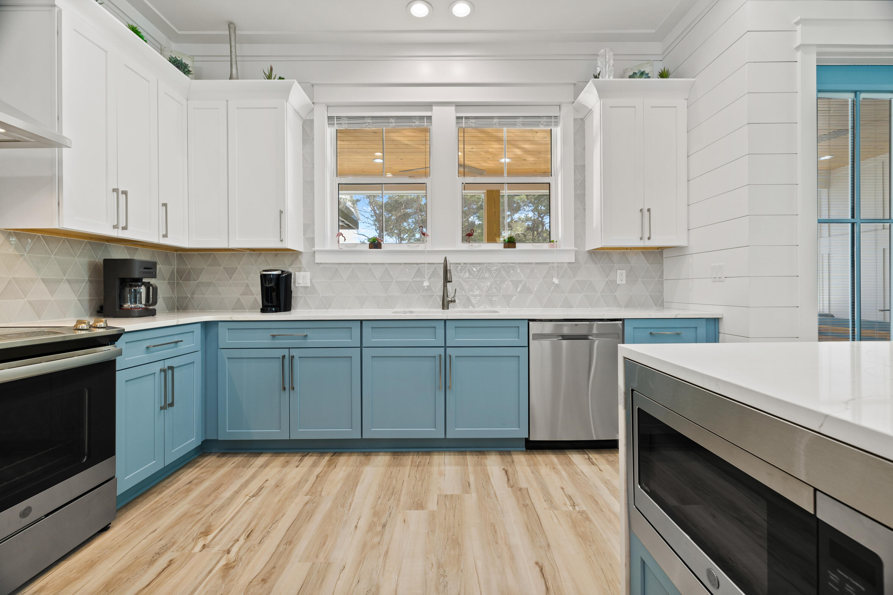 FRANGISTA BEACH 2ND ADDN - Residential