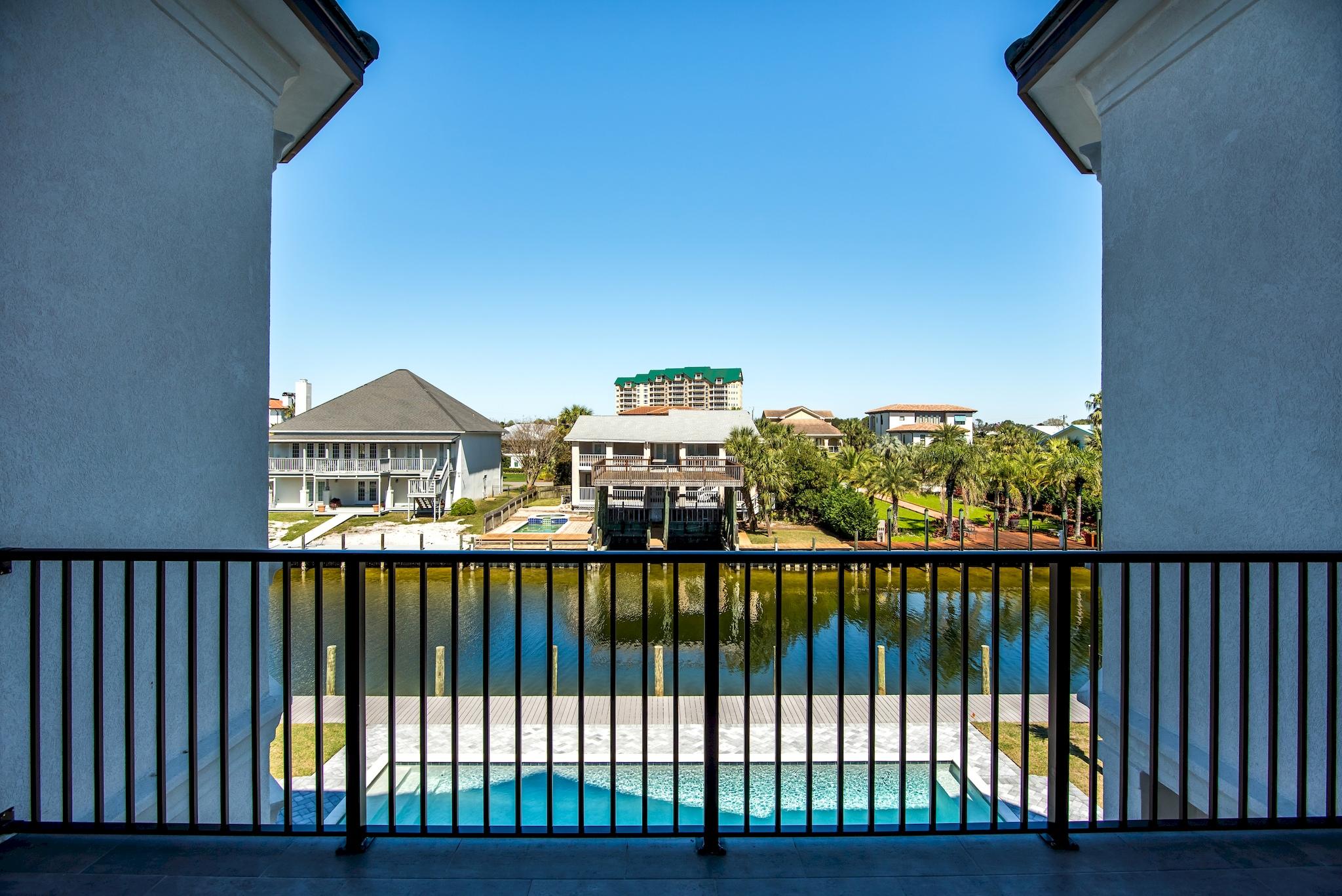 HOLIDAY ISLE - Residential