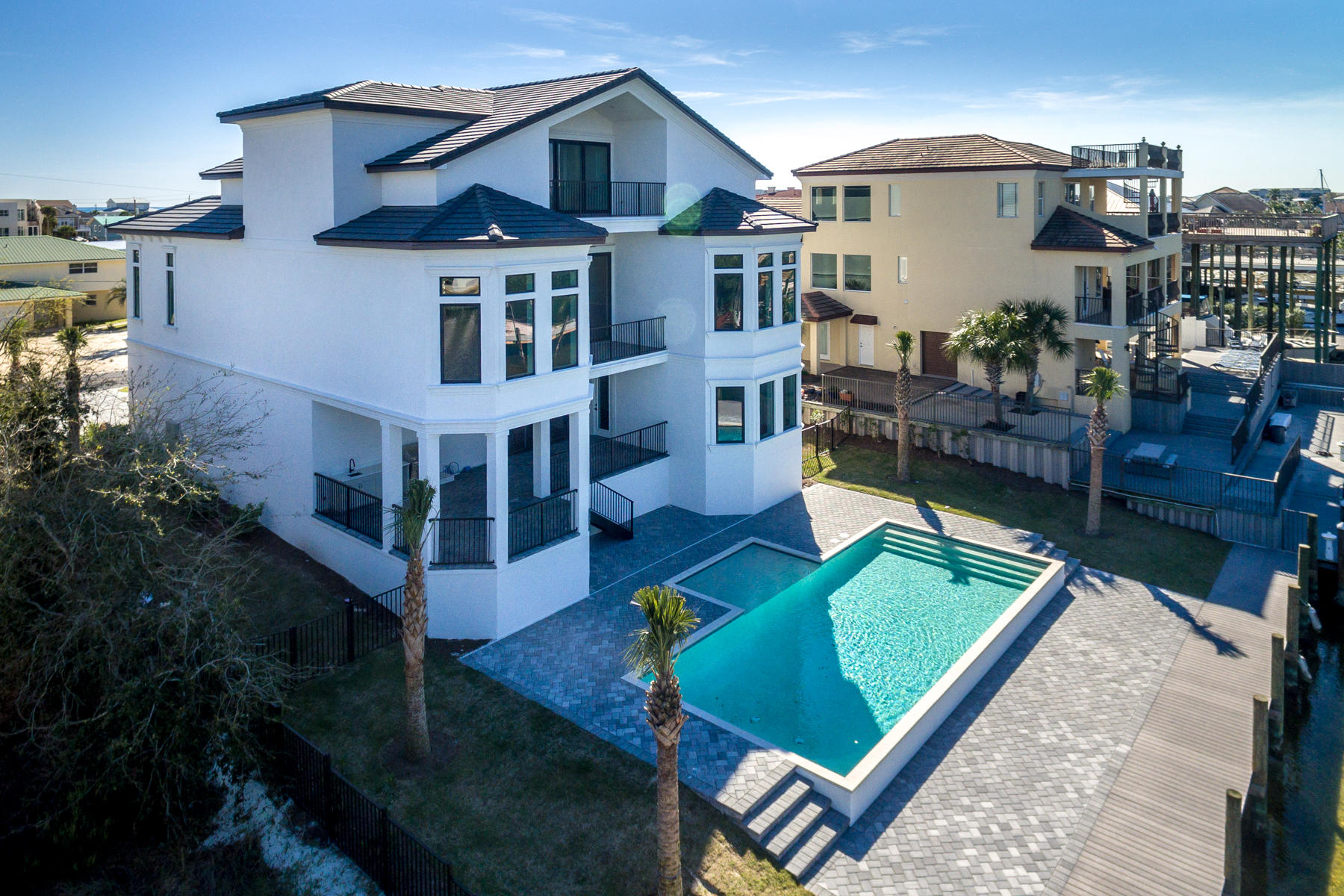 HOLIDAY ISLE - Residential