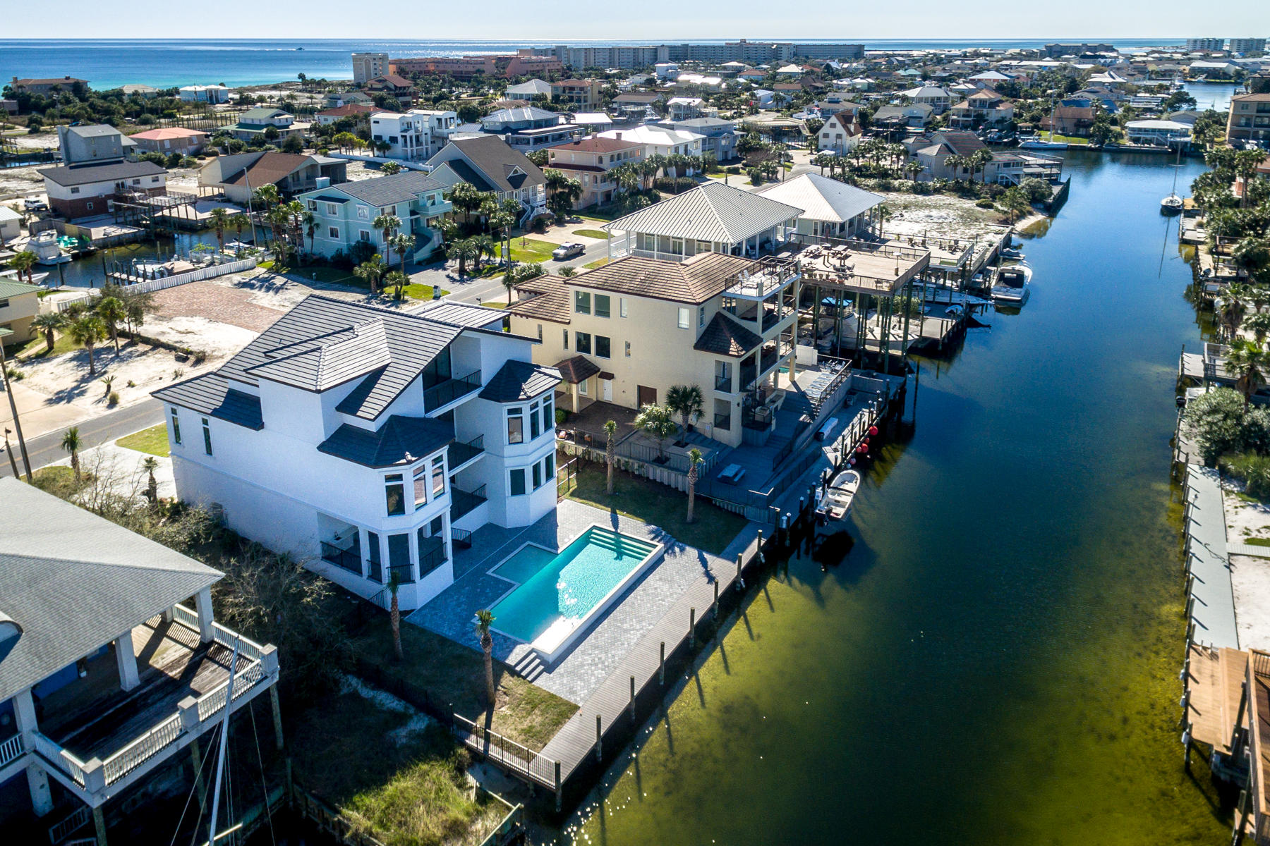HOLIDAY ISLE - Residential