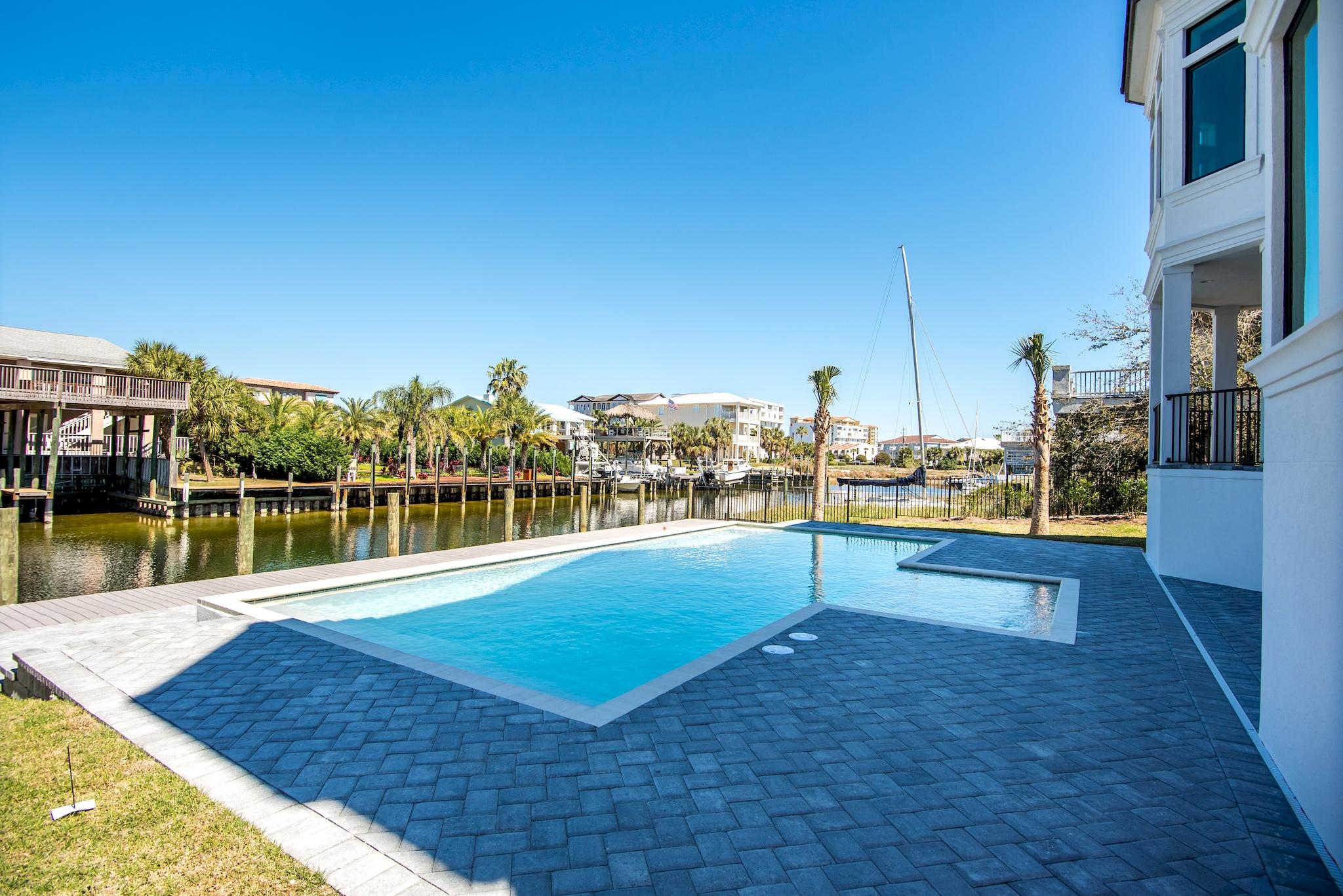 HOLIDAY ISLE - Residential