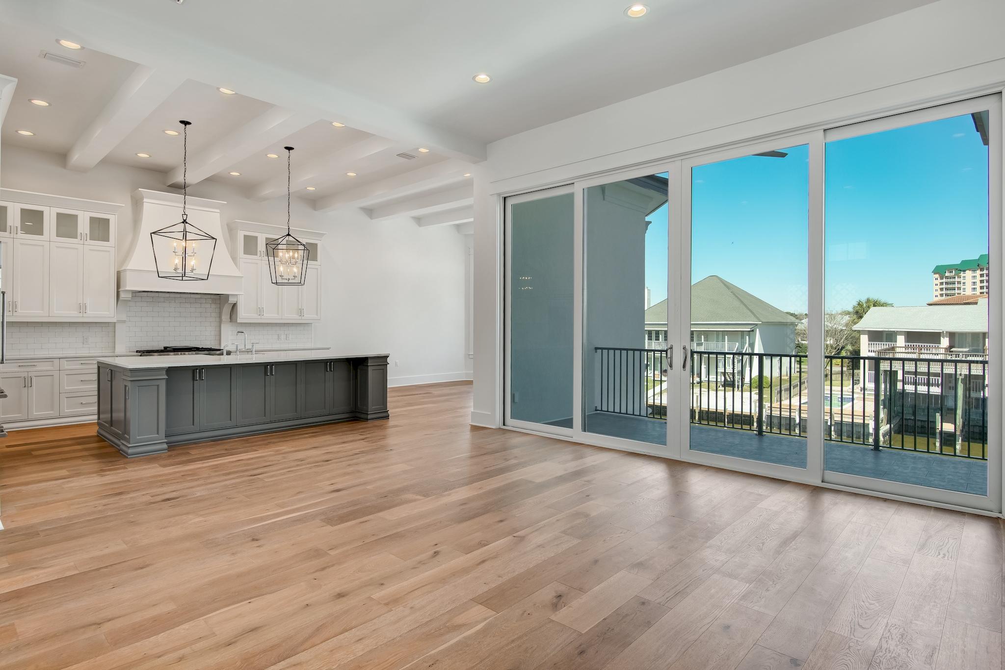 HOLIDAY ISLE - Residential