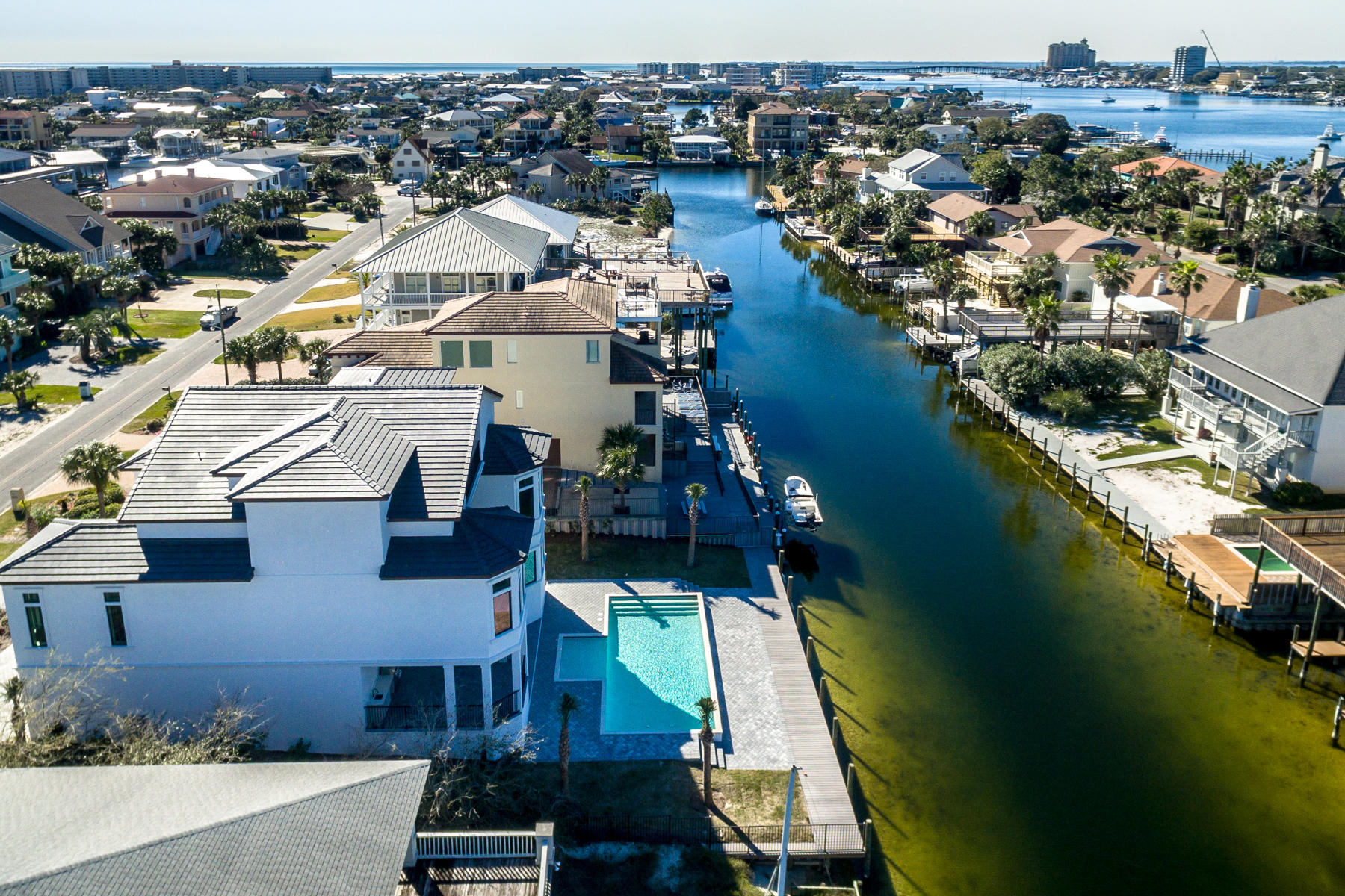HOLIDAY ISLE - Residential