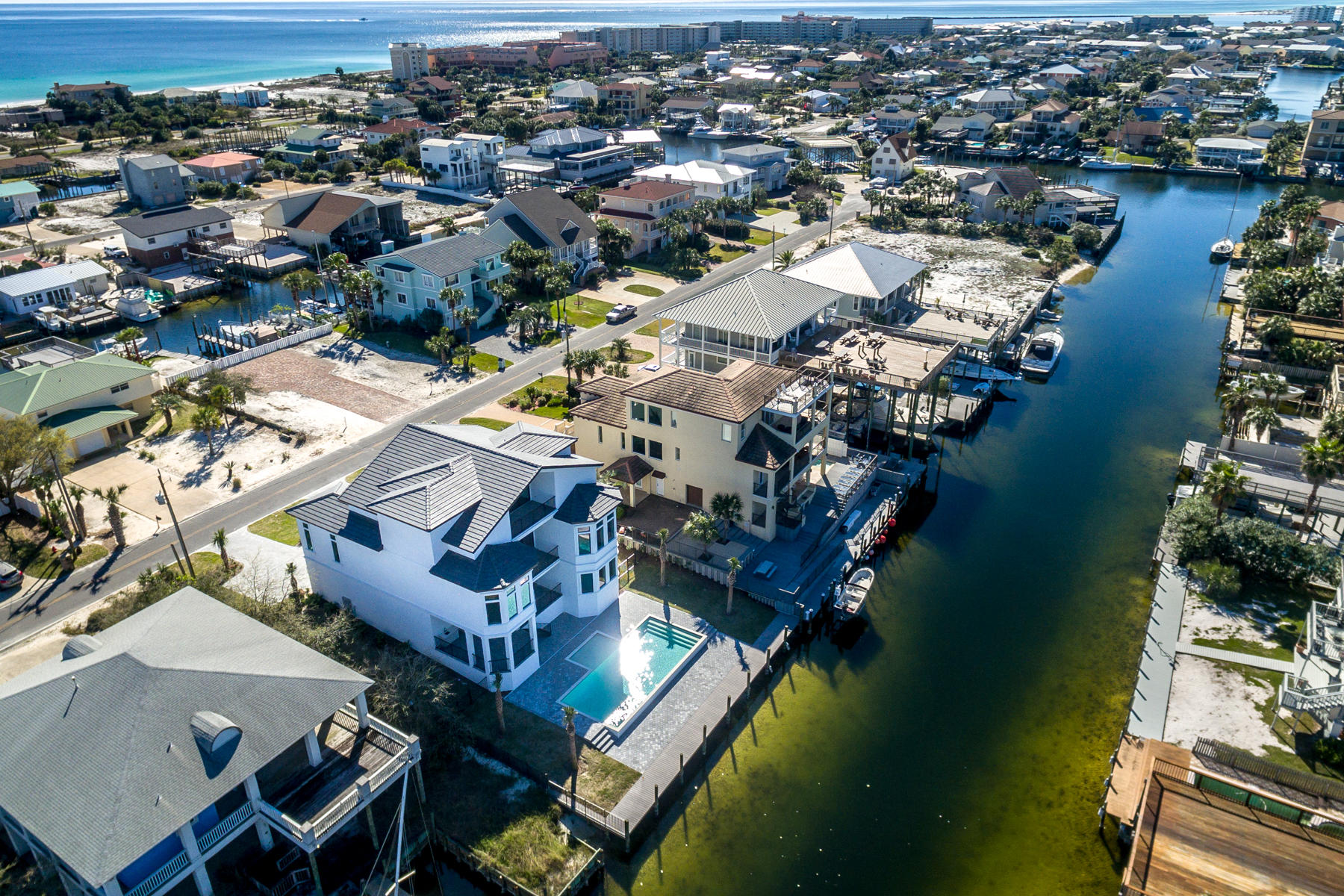 HOLIDAY ISLE - Residential