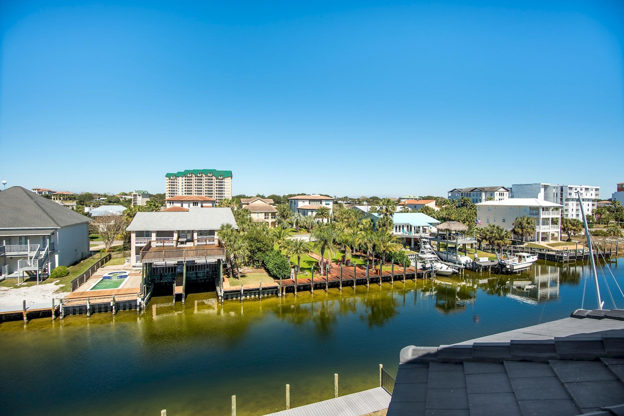 HOLIDAY ISLE - Residential