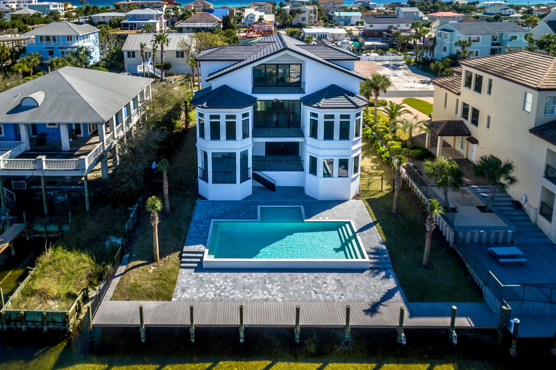 HOLIDAY ISLE - Residential